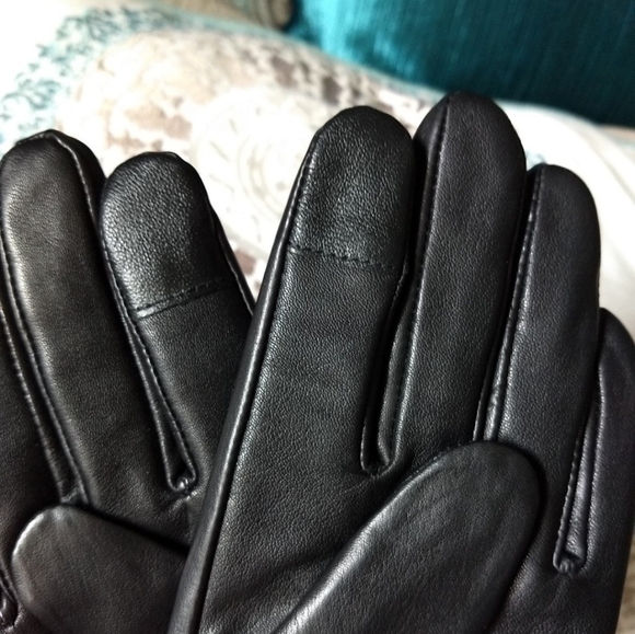 NWT Michael Kors Black & Silver Women's Leather Logo Ornament Tech Gloves - Picture 7 of 11